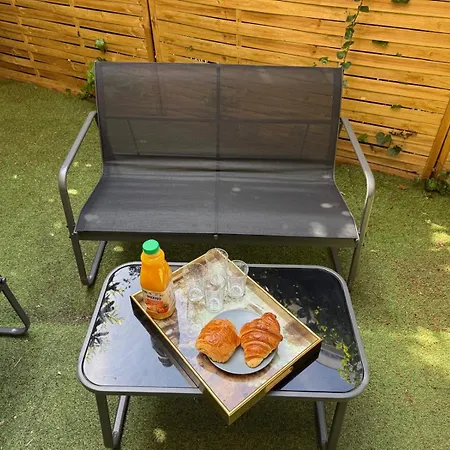 Le Jardin Cache De Apartment Puteaux