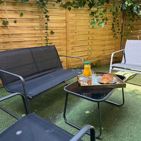 Le Jardin Cache De Apartment *